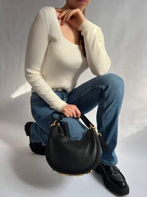 Женская сумка из эко-кожи Fendi Hobo Фенди черная молодежная, брендовая сумка через плечо