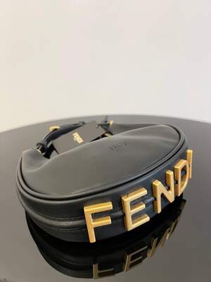 Женская сумка из эко-кожи Fendi Hobo Фенди черная молодежная, брендовая сумка через плечо