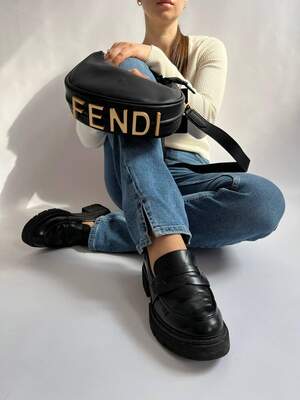 Женская сумка из эко-кожи Fendi Hobo Фенди черная молодежная, брендовая сумка через плечо