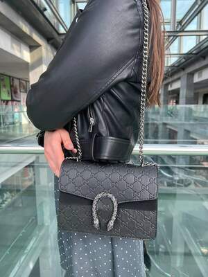 Женская сумка из эко-кожи Gucci black Гуччи черная молодежная, брендовая сумка через плечо