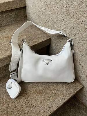 Женская сумка Prada Big Re-Edition White Прада маленькая сумка на плечо красивая, легкая сумка из эко-кожи