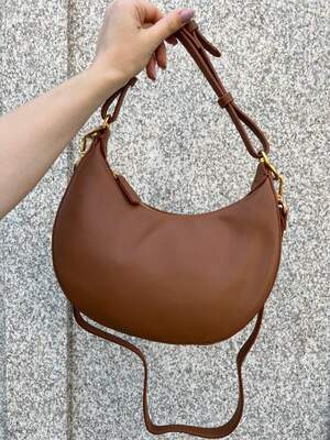 Женская сумка из эко-кожи Fendi Hobo Фенди белая молодежная, брендовая сумка через плечо