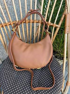 Женская сумка из эко-кожи Fendi Hobo Фенди белая молодежная, брендовая сумка через плечо