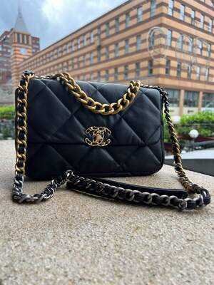 Женская сумка Chanel молодежная сумка шанель через плечо из мягкой экокожи изящная брендовая сумочка