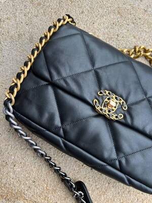 Женская сумка Chanel молодежная сумка шанель через плечо из мягкой экокожи изящная брендовая сумочка